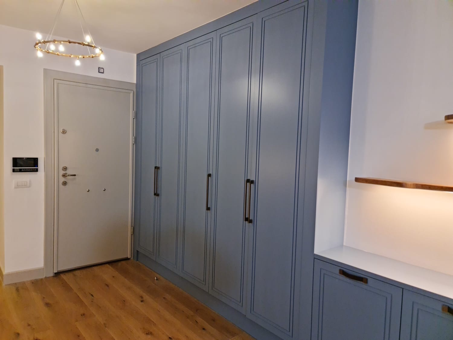 Full-height entryway wardrobe in dusty blue lacquer